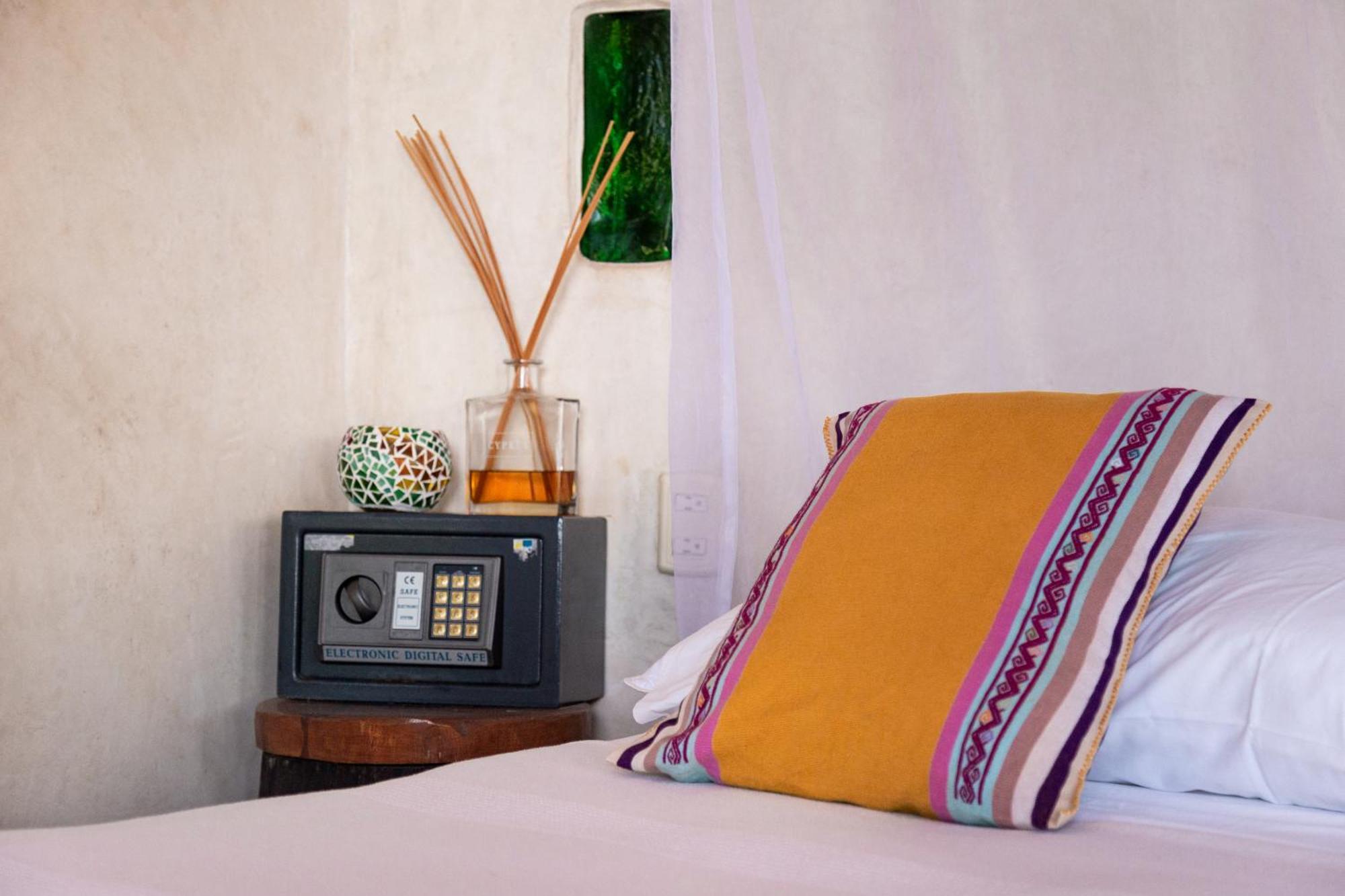 La Posada Del Sol Boutique Hotel Tulum Ruang foto